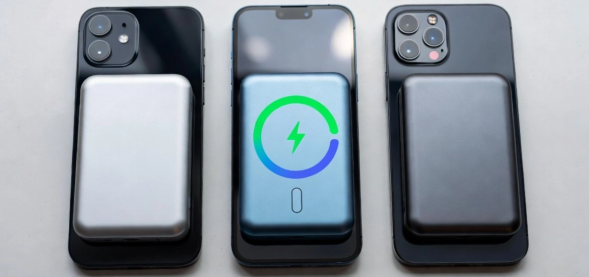 MagSafe power bank on a desk